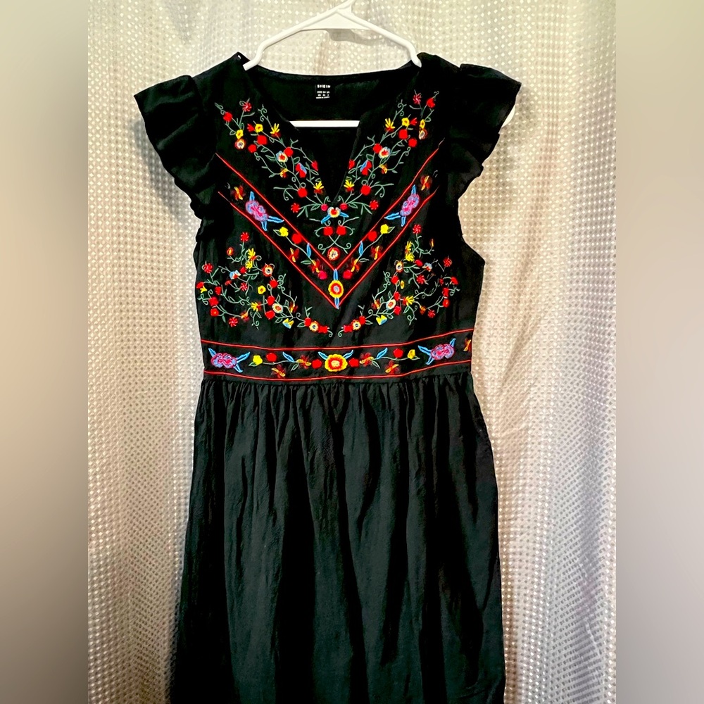 Boho Embroidered Floral Black Midi Dress Ruffle Sleeve Women’s Small NWOT